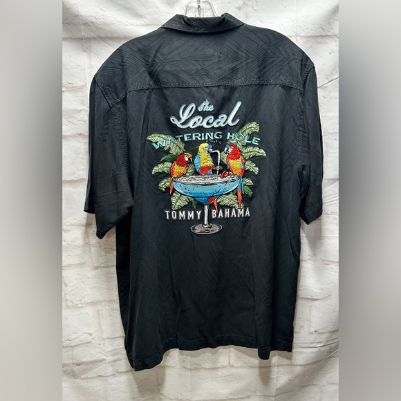 TOMMY BAHAMA SILK CAMP SHIRT BLACK EMBROIDERED PARROT LOCAL WATERING HOLE M - Picture 1 of 5